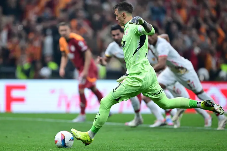 Kayserispor kalecisinden gece yarısı flaş penaltı açıklaması: Muslera'ya tek cümle etmiş - 4