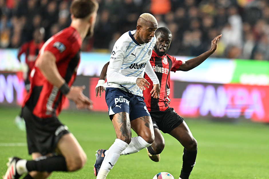 Badou Ndiaye'den İrfan Can Eğribayat'a olay yanıt ve sosyal medyadan ifşa