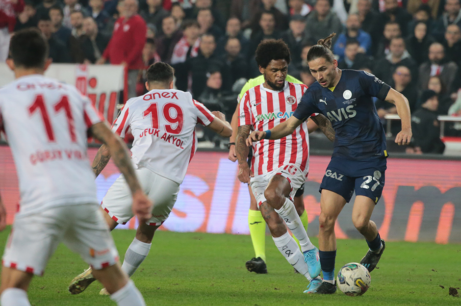 Antalyaspor ve Fenerbahçe PFDK'ya sevk edildi