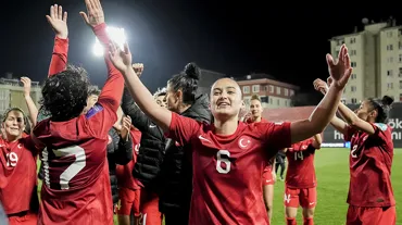 A Milli Kadın Takımı, Macaristan'ı son anlarda bulduğu golle geçti