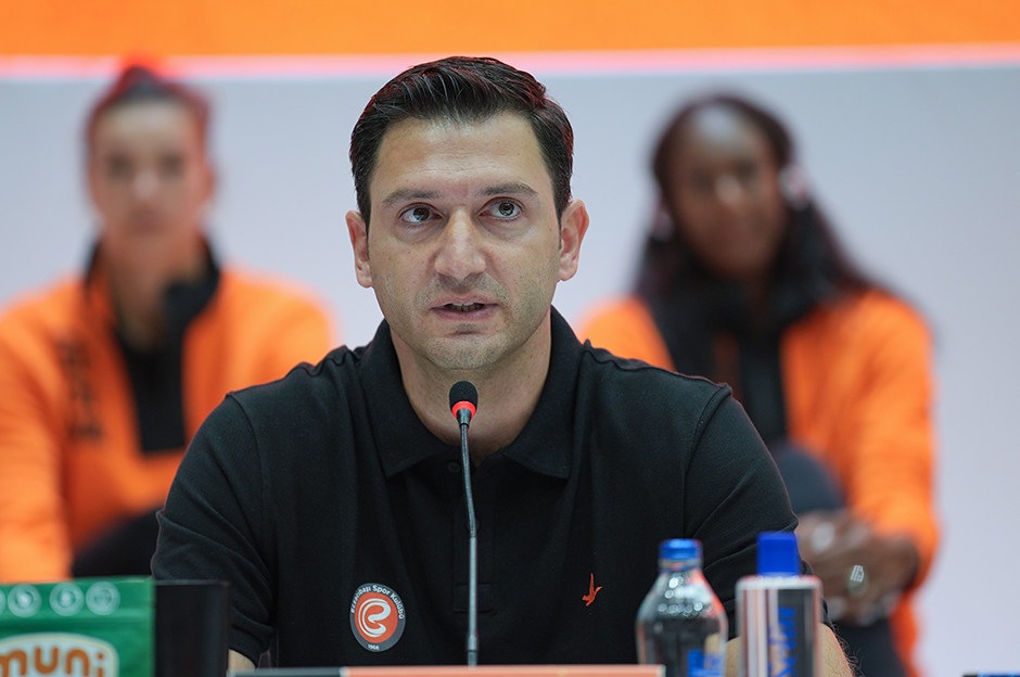 Eczacıbaşı'nda ayrılık: Sözleşmesi feshedildi