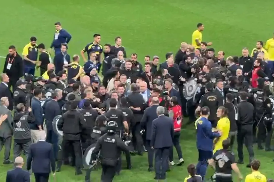 OLAYLI DERBİ: Fenerbahçeli 2 futbolcu hakkında zorla getirilme kararı - 6