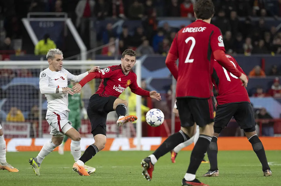 İngilizler, Manchester'ı topa tuttu: "30 yıl sonra United cehennemi buldu" - 6