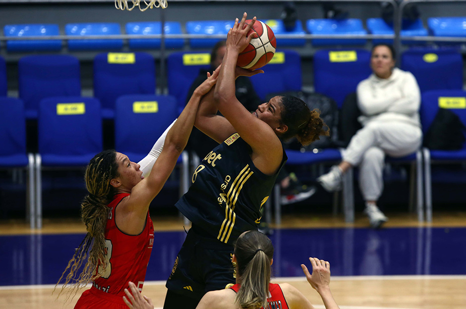 Fenerbahçe seride 1-0 öne geçti