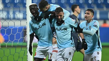 Başakşehir'de 6 futbolcu ceza sınırında