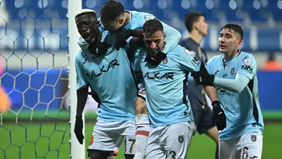 Başakşehir'de 6 futbolcu ceza sınırında