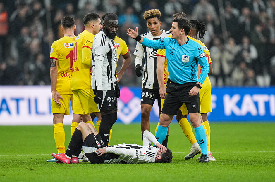 Beşiktaş - Kayserispor maçının tartışmalı pozisyonlarına Trio yorumu: "Maçın kaderini etkileyen kritik hata"