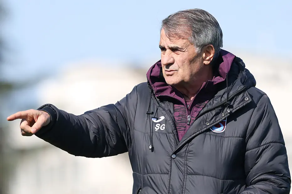 Şenol Güneş Trabzonspor'daki soruna dikkat çekti: "Cevap bulamıyorum" - 9 Şenol Güneş Trabzonspor'daki soruna dikkat çekti: "Cevap bulamıyorum" - 9
