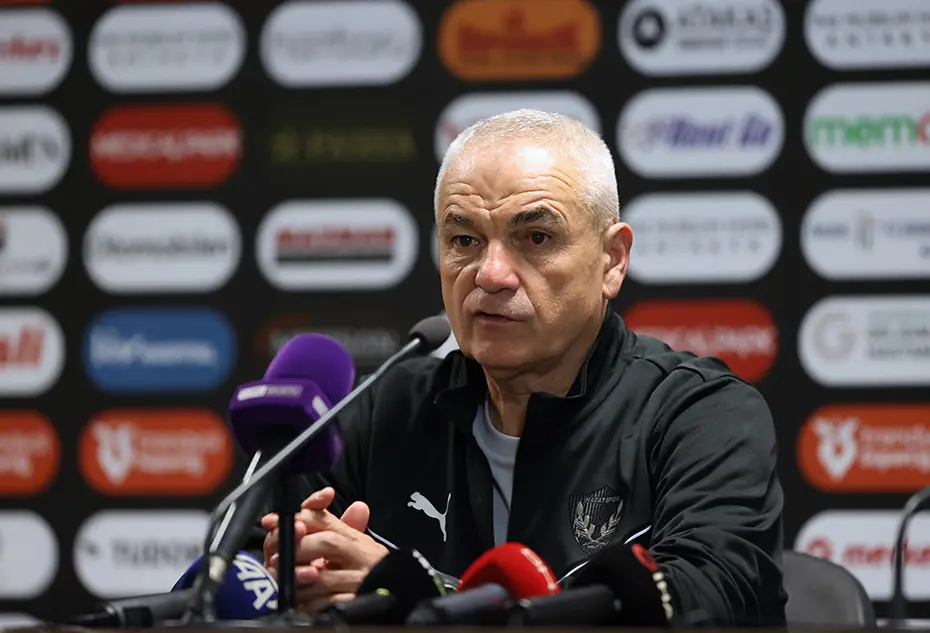 Rıza Çalımbay'dan şampiyonluk yorumu ve Solskjaer sözleri - 4 Rıza Çalımbay'dan şampiyonluk yorumu ve Solskjaer sözleri - 4