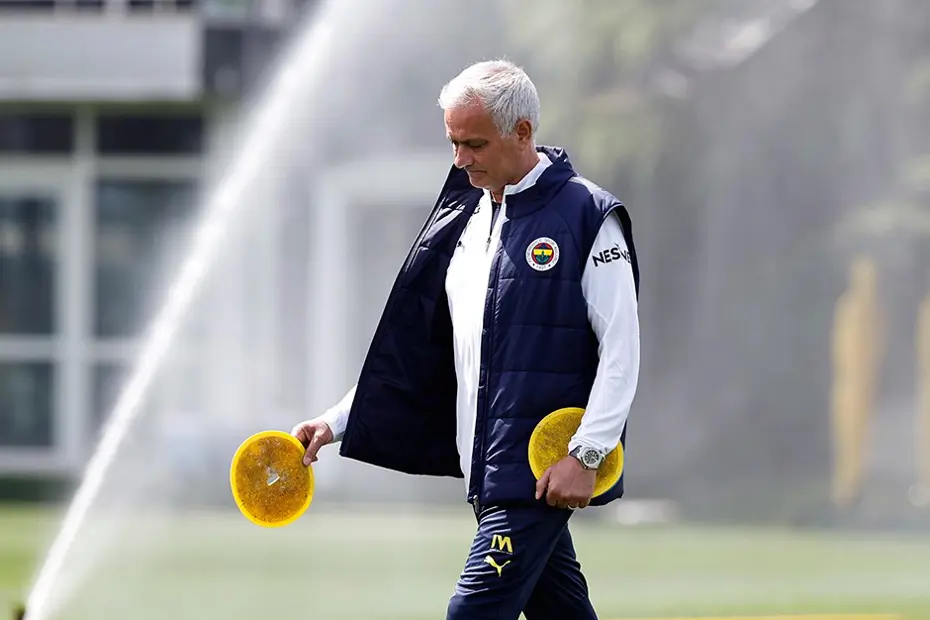 Dünya, Fenerbahçe'nin Mourinho'yu kovmasını konuşuyor: "Türkiye'de büyük bomba" - 6