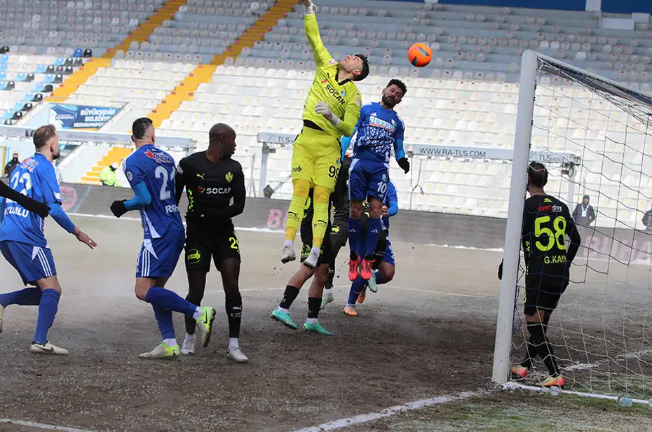 Erzurumspor'un ikincilik şansı "buhar" oldu! - 7