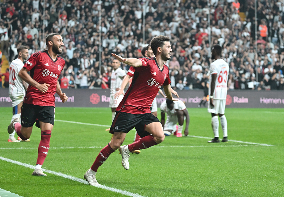 Beşiktaş 3 puanı kafa golleriyle aldı