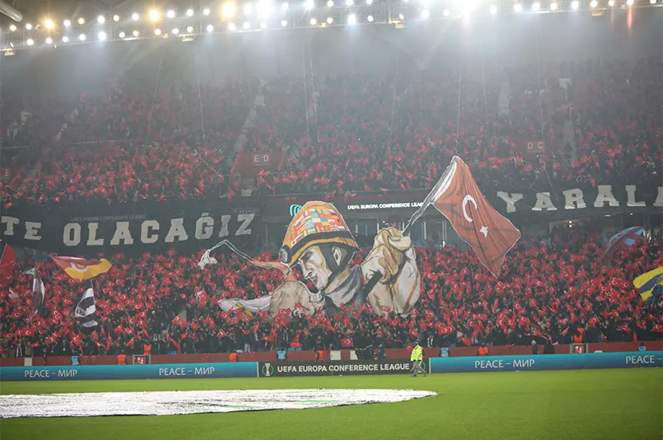 Maç öncesi Trabzon'da koreografi: Hep birlikte olacağız - 8