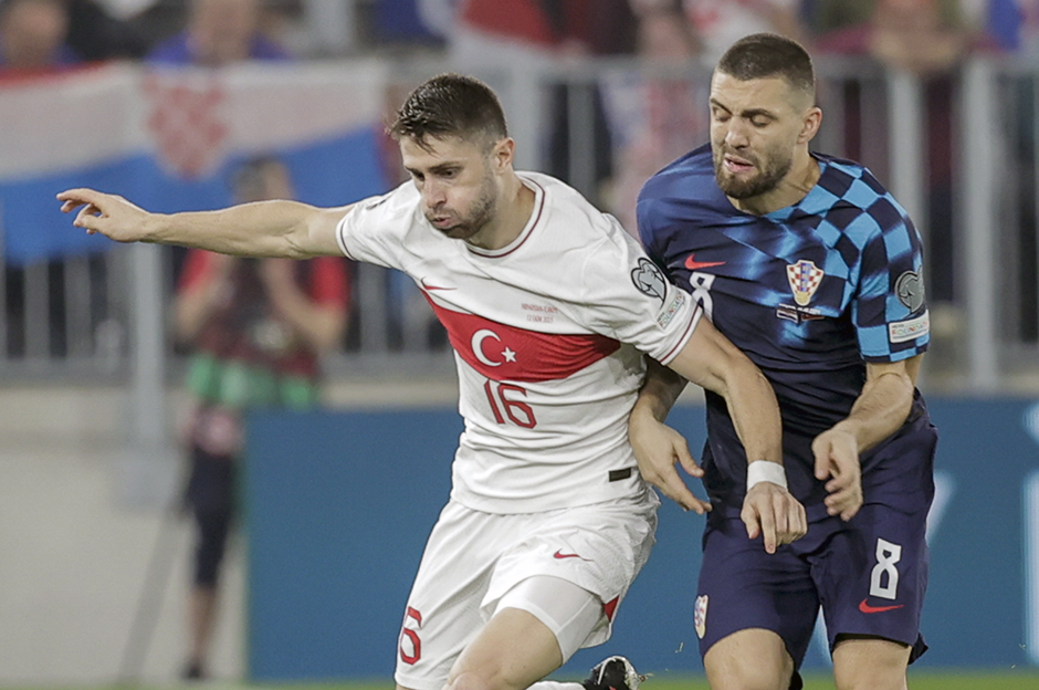 Herkes İsmail Yüksek'i konuşuyor: Tek başına Modric-Brozovic-Kovacic üçlüsünü dize getirdi