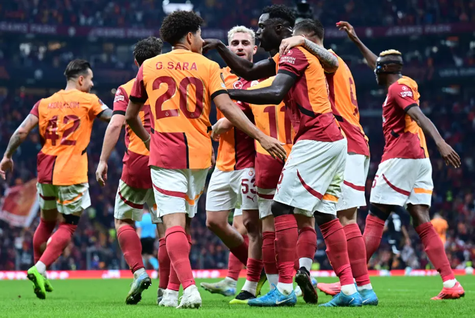 Nihat Kahveci'den Galatasaray taraftarına çarpıcı Fenerbahçe örneği: "Lüks bu" - 5 Nihat Kahveci'den Galatasaray taraftarına çarpıcı Fenerbahçe örneği: "Lüks bu" - 5