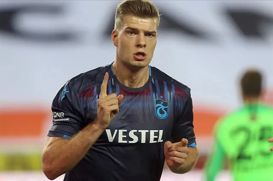 Yarış iyice kızıştı: İşte Süper Lig'de en çok gol kralı çıkaran takımlar - 8