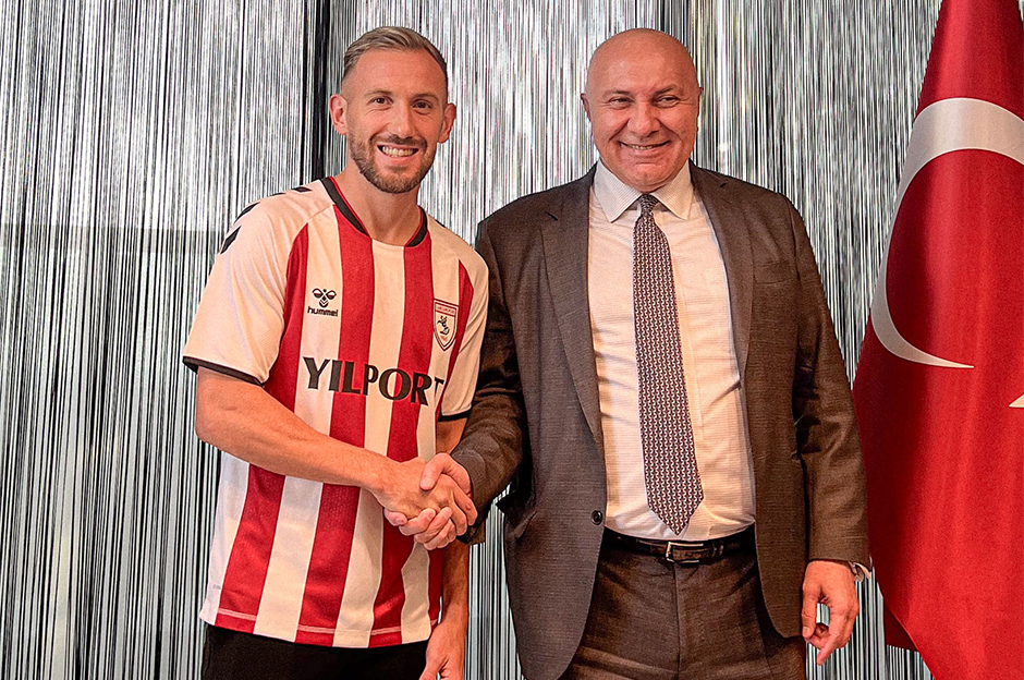 Samsunspor'a Fransız orta saha: 3 yıllık imzayı attı