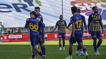 Gianni Bruno hat-trick yaptı, Eyüpspor gruplara kaldı