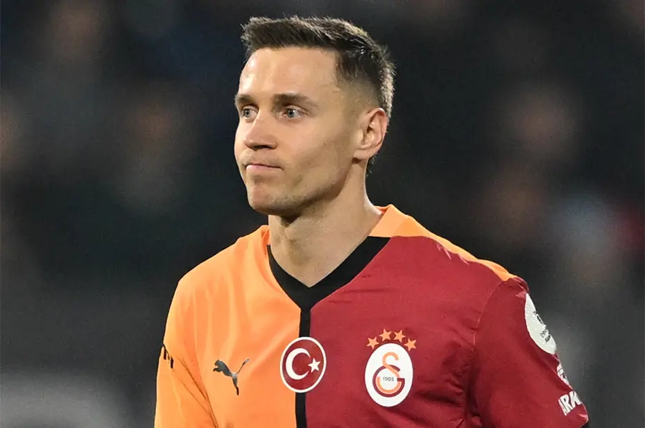 Galatasaray'da yeni transferler formayı kaptı - 2
