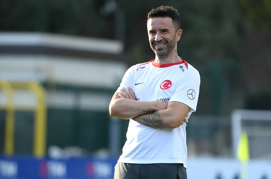 Gökhan Gönül milli takımdaki görevinden ayrıldı, yeni maceraya yelken açıyor - 3