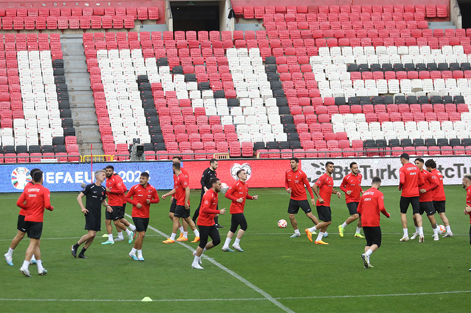 A Milli Takım, Galler maçının hazırlıklarını tamamladı