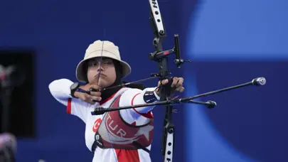 Elif Berra Gökkır kimdir, kaç yaşında ve başarıları neler? Elif Berra Gökkır çeyrek finale yükseldi