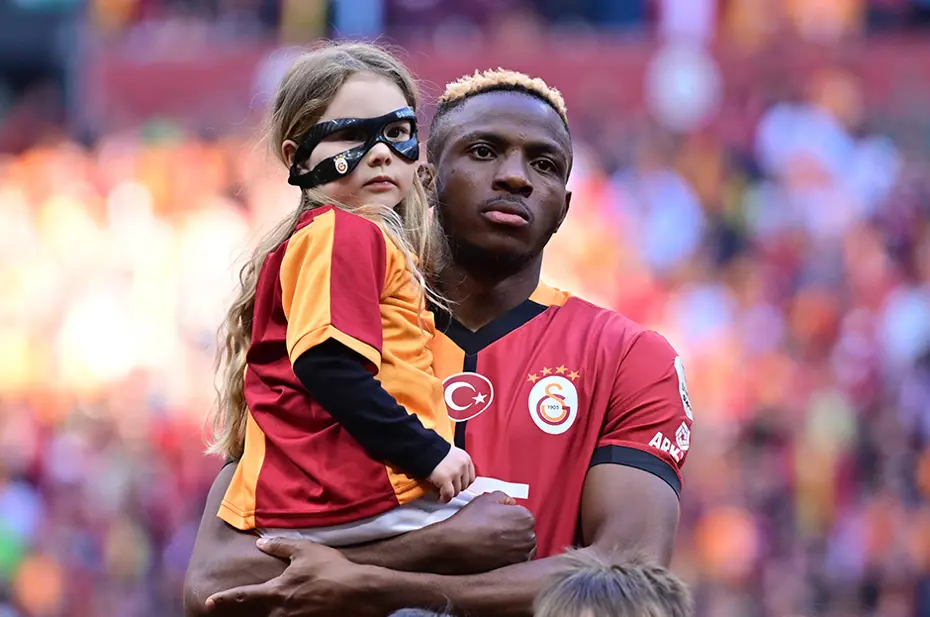 Galatasaray, Osimhen'in yerini dolduracak 2 yıldızı buldu: 2'si de Fenerbahçe'ye yazılmıştı - 3