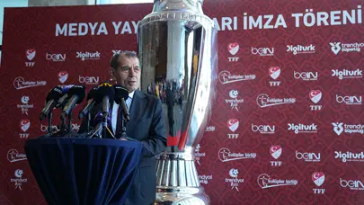 Dursun Özbek'ten şampiyonluk kupası yorumu: "Aynı kupayı almaktan yorulmuştuk"