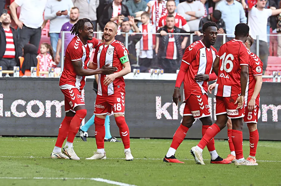 Dünyanın en iyi takımları belli oldu: Galatasaray ve Fenerbahçe arka arkaya sıralandı - 18 Dünyanın en iyi takımları belli oldu: Galatasaray ve Fenerbahçe arka arkaya sıralandı - 18