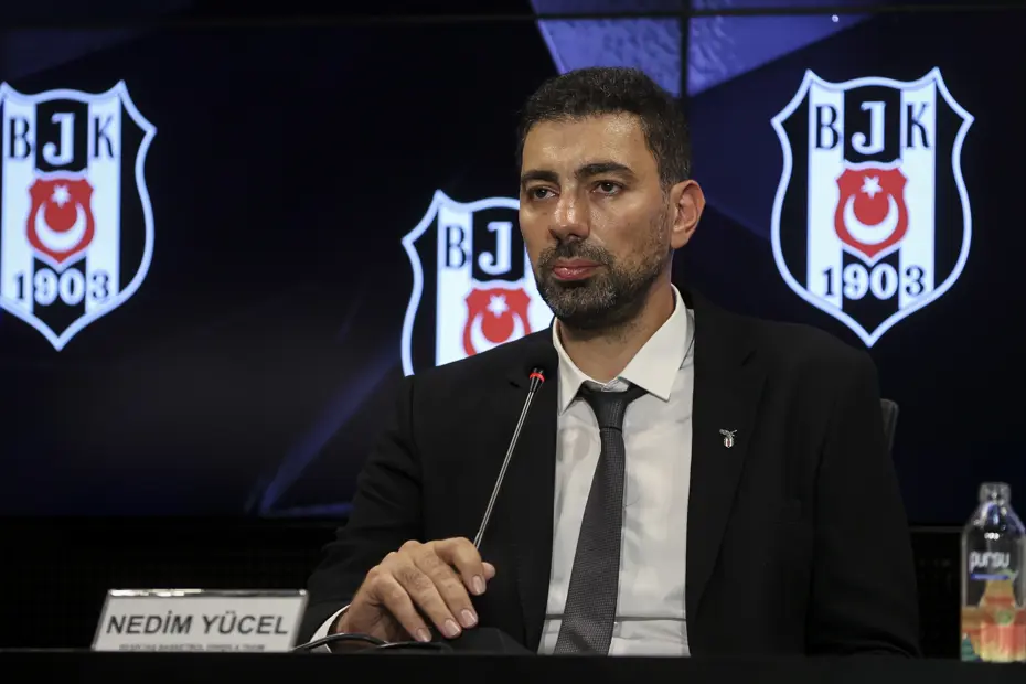 Beşiktaş'tan yeni transferlere imza töreni - 4 Beşiktaş'tan yeni transferlere imza töreni - 4