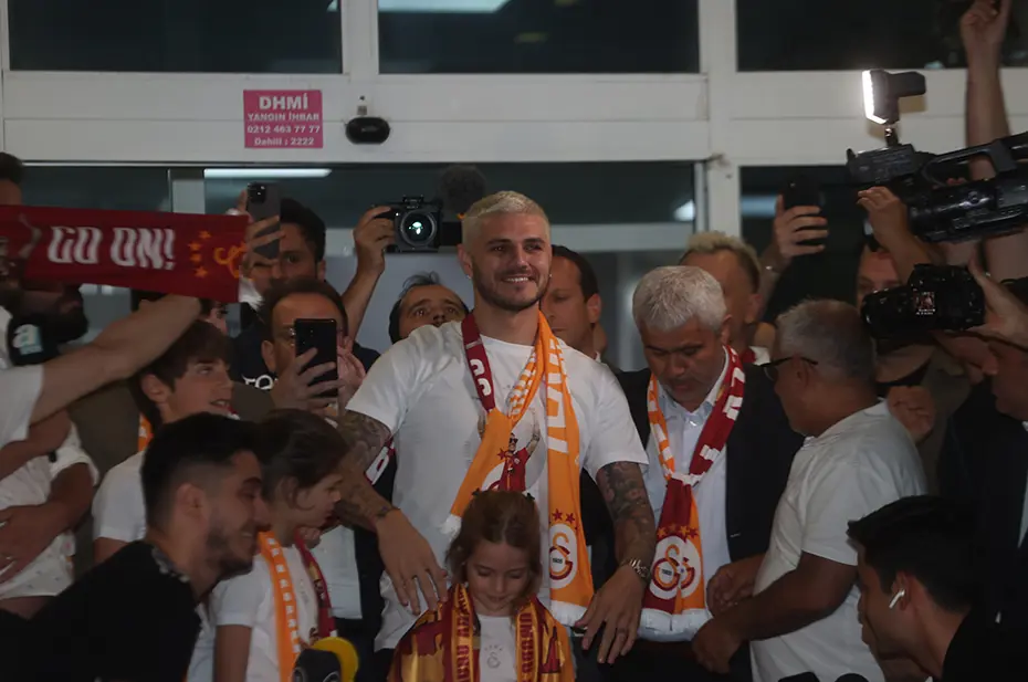 Galatasaraylı taraftarlardan Mauro Icardi'ye unutulmaz karşılama - 5