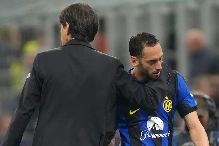 Hakan Çalhanoğlu'nun Inter'inde dev final öncesi büyük yıkım: 50 milyon euroluk teklifi reddedemedi, ayrılıyor - 6