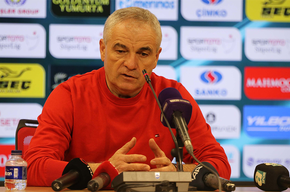 Rıza Çalımbay'dan Uğur Çiftçi açıklaması: "Sol bek alındığı takdirde..."