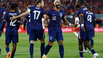 Hollanda ikinci yarı açıldı