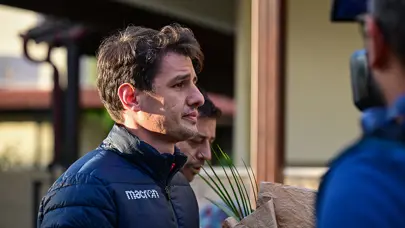 Hakem Halil Umut Meler İzmir'deki evine geldi