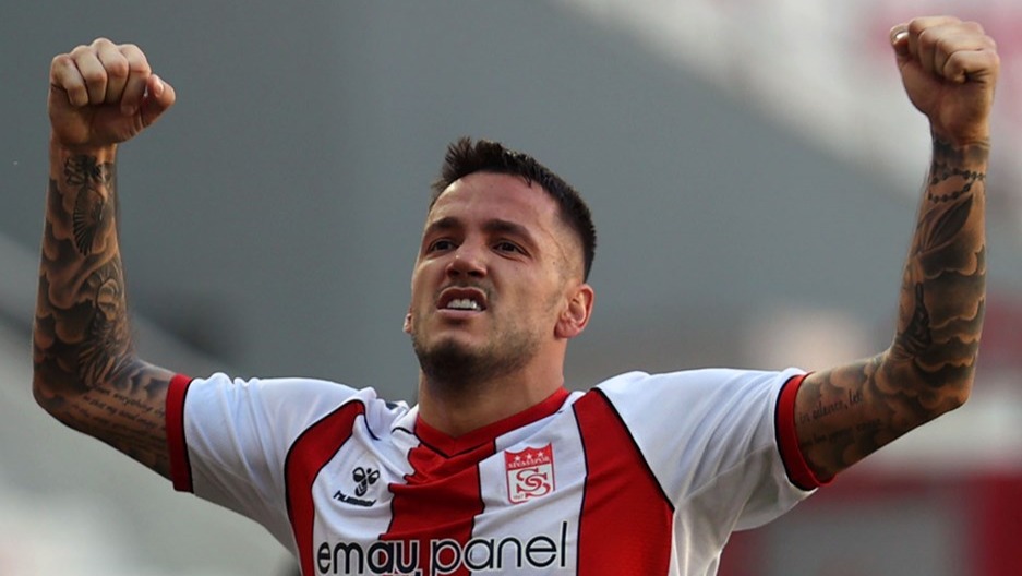 Rey Manaj transferi resmen tamamlandı