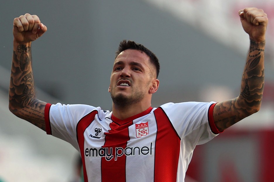 Sivasspor küme düştü olanlar oldu: Rey Manaj'dan Rıza Çalımbay'a olay sözler