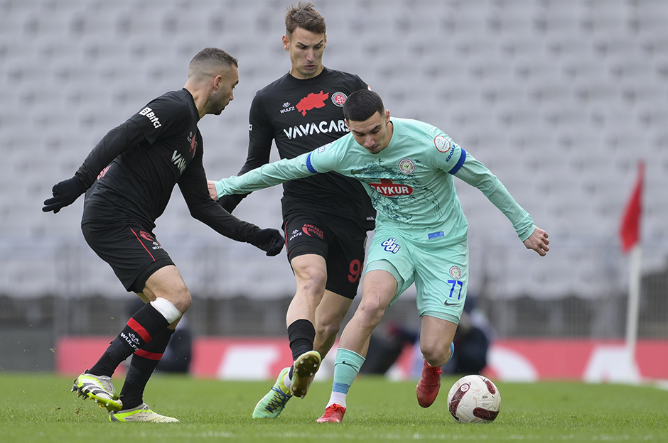 Fatih Karagümrük, Çaykur Rizespor'u 4'ledi