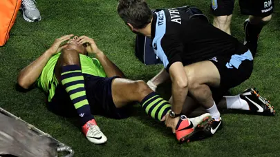 Kas yırtılması tedavi süreleri: 1. derece, 2. derece, 3. derece kas yırtığı olan futbolcu kaç hafta forma giyemez?