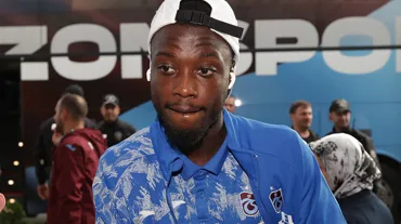 Trabzonspor, Fenerbahçe maçı için İstanbul'a gitti