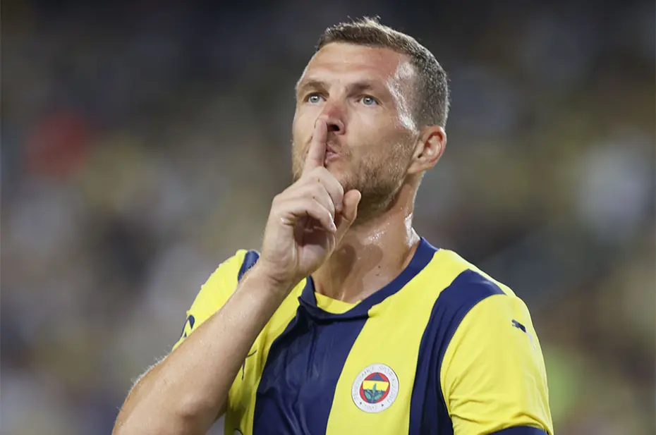 Fenerbahçe'den Edin Dzeko'nun geleceği için karar çıktı: Sürpriz plan - 5 Fenerbahçe'den Edin Dzeko'nun geleceği için karar çıktı: Sürpriz plan - 5