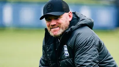 Wayne Rooney ilk transferini eski Manchester Unitedlı ile yapabilir