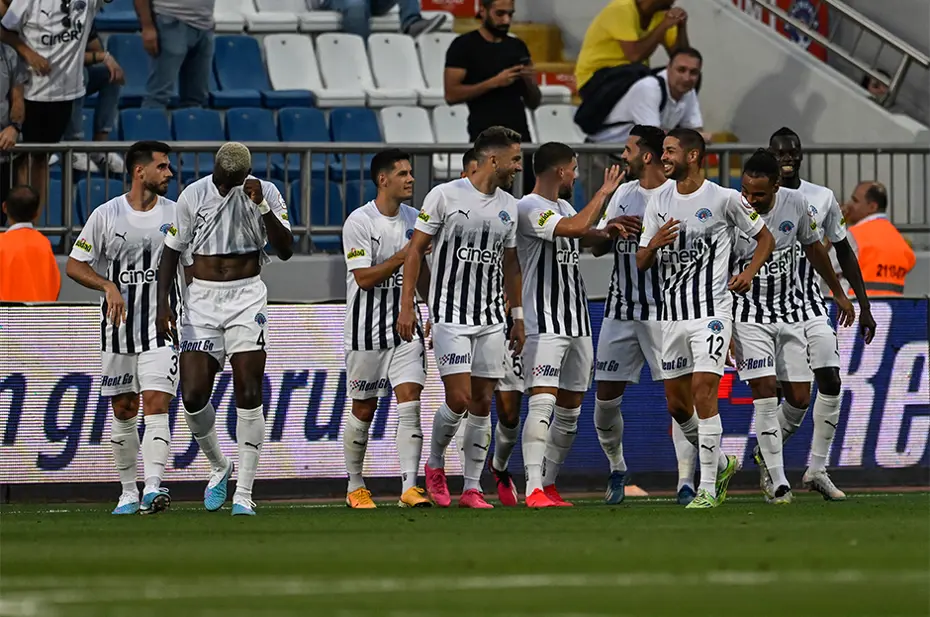 İLK 11 | Kasımpaşa - Fenerbahçe maçı hangi kanalda, saat kaçta? Kasımpaşa - Fenerbahçe maçı ne zaman, şifresiz mi? - 4 İLK 11 | Kasımpaşa - Fenerbahçe maçı hangi kanalda, saat kaçta? Kasımpaşa - Fenerbahçe maçı ne zaman, şifresiz mi? - 4