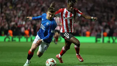 Rangers 10 kişi direndi, tur ümidini sürdürdü