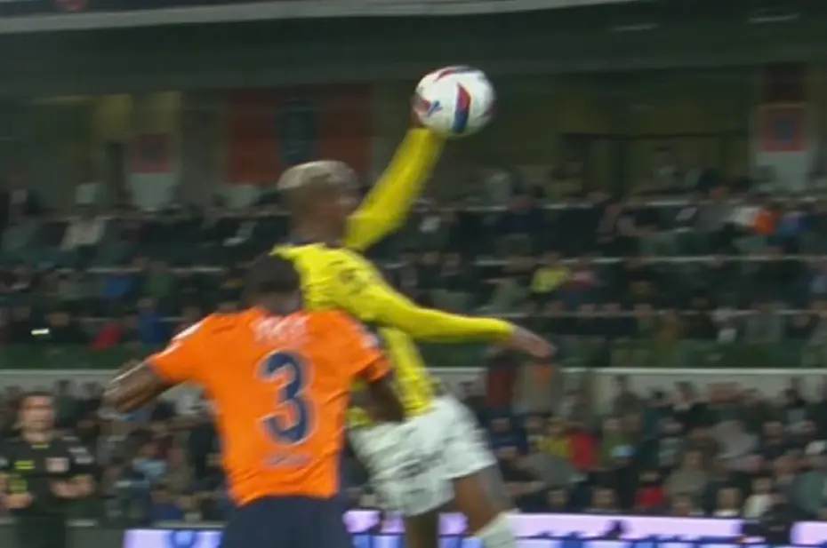 Başakşehir'den Talisca'nın pozisyonu için olay paylaşım: TVF göndermesi! - 4