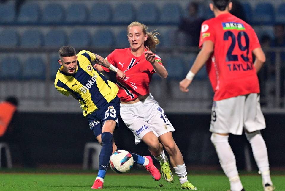 "Maksadınız ne!" | Spor yazarları Kasımpaşa-Fenerbahçe maçı için ne dedi?