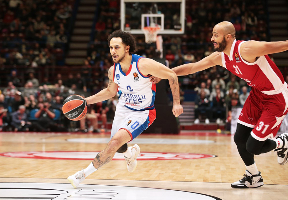 Anadolu Efes, İtalya'da mağlup oldu