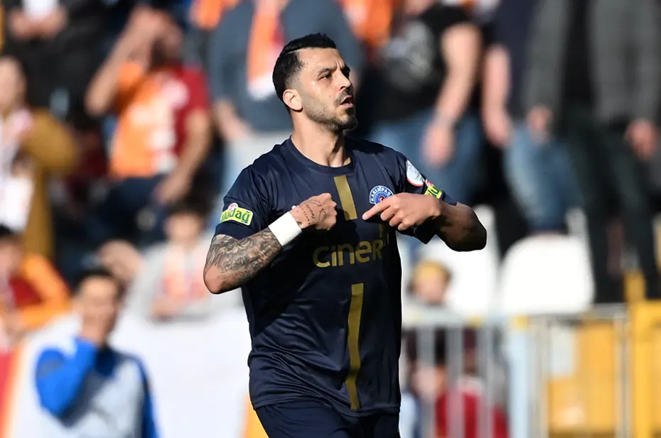 Süper Lig'de 2023/24 sezonunun gol kralı Icardi - 9