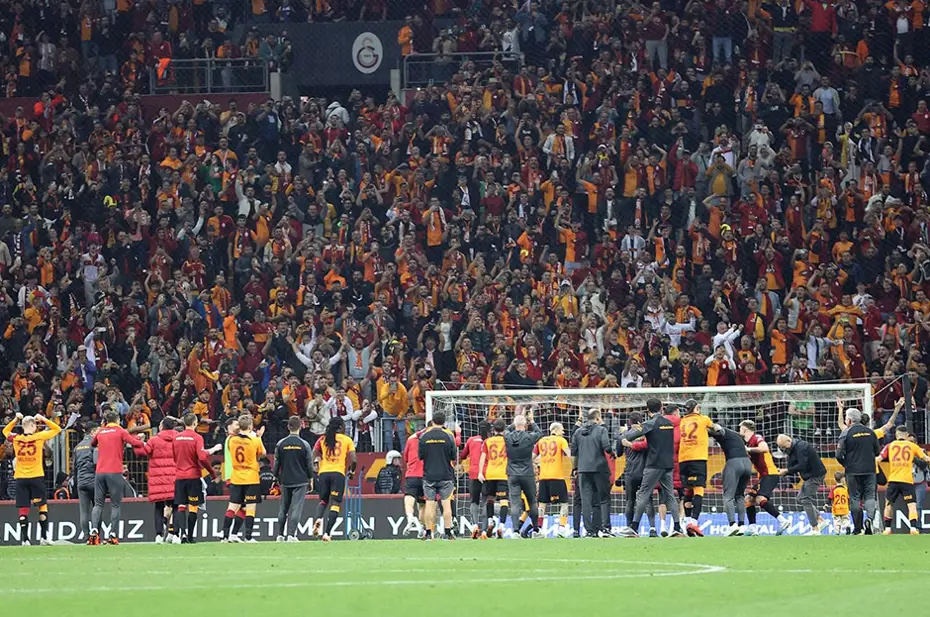 Muslera'dan kafa karıştıran hareket! - 3