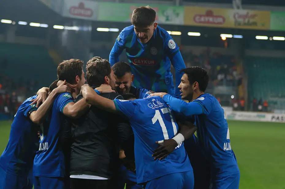 Süper Lig'de 17 haftanın seyirci raporu: Zirvede hangi takım var? - 13